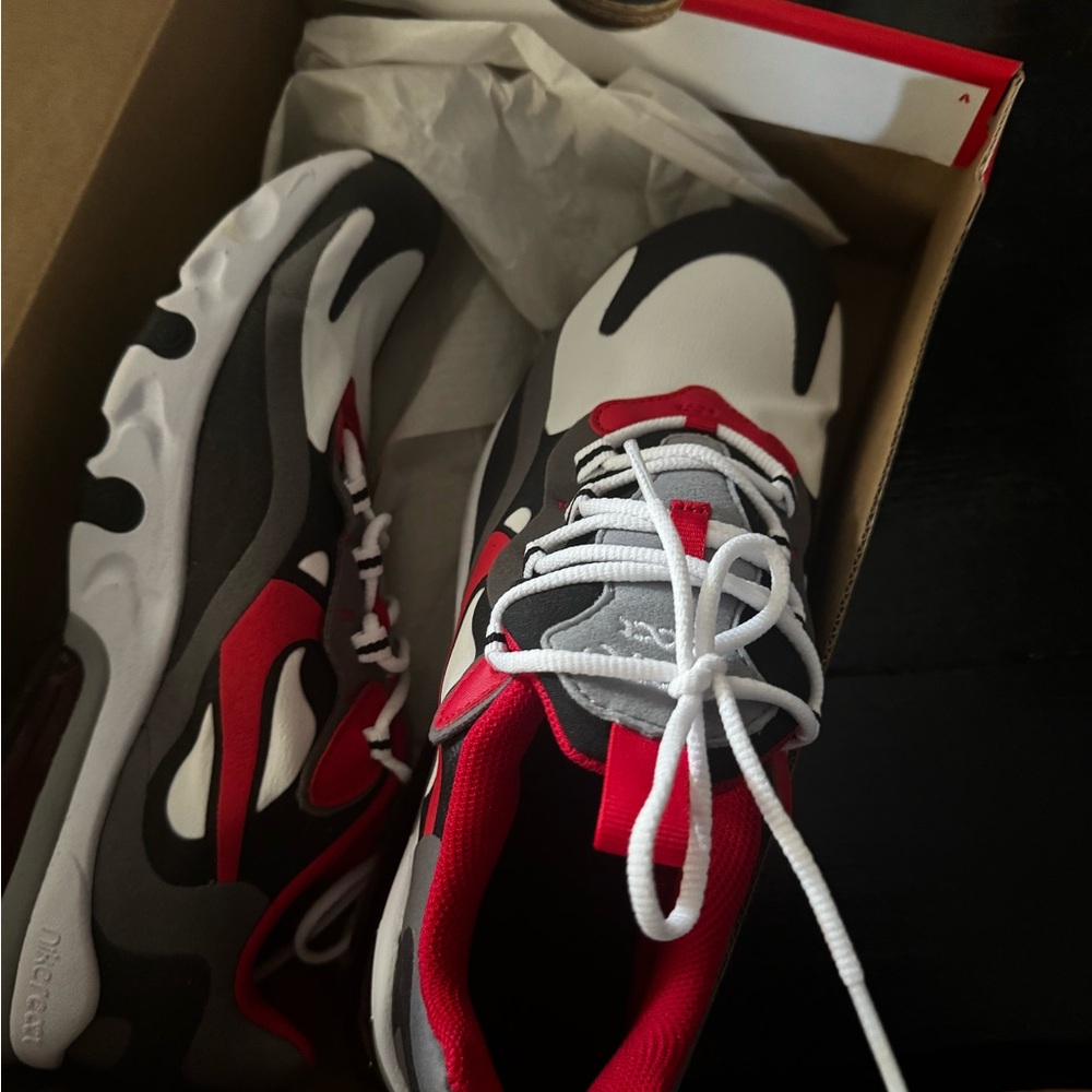 Nike Dynamic Red and Black Athletic Shoes